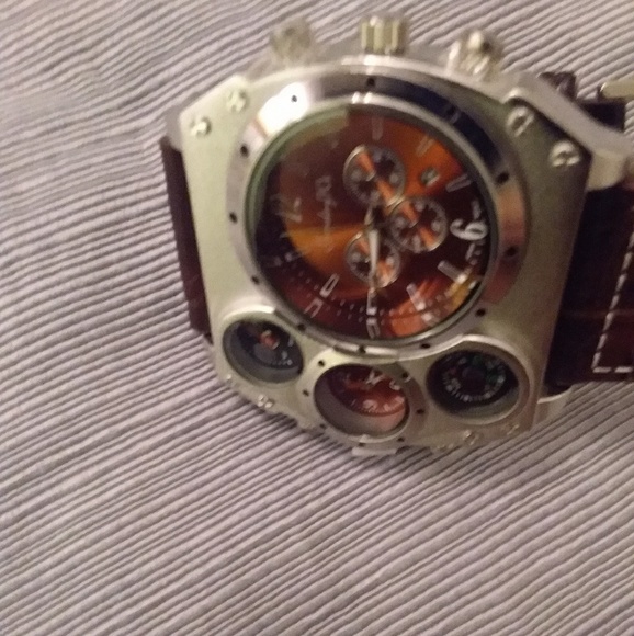 The Ultimate Gentleman's Watch - Picture 3 of 5